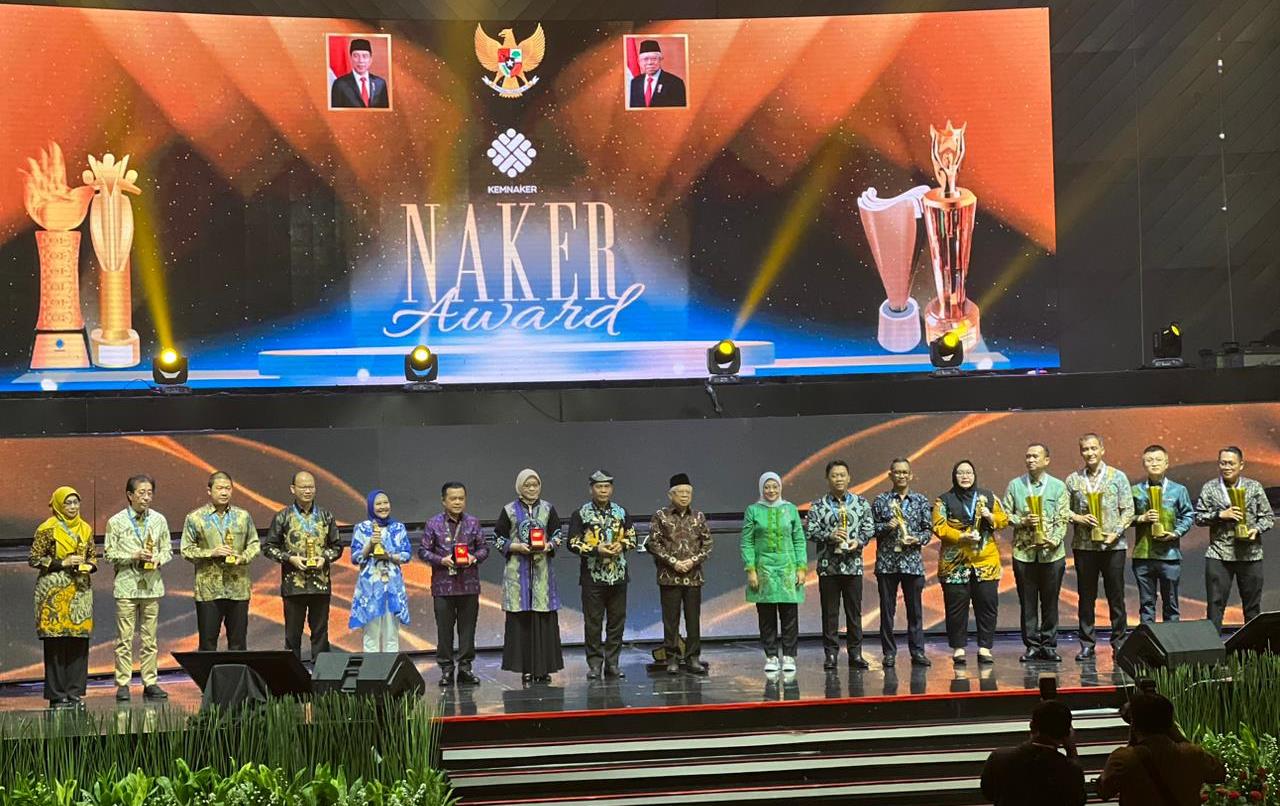 Alfamidi Raih Penghargaan Perusahaan Terbaik 2023 dari Kementerian Ketenagakerjaan