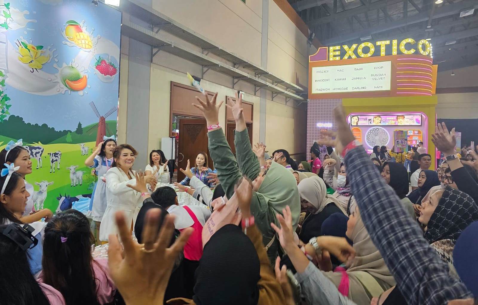 Produk kecantikan Vienna Milk Series menggelar acara meet and greet bersama para penggunanya pada ajang Jakarta X Beauty 2023 di JCC.