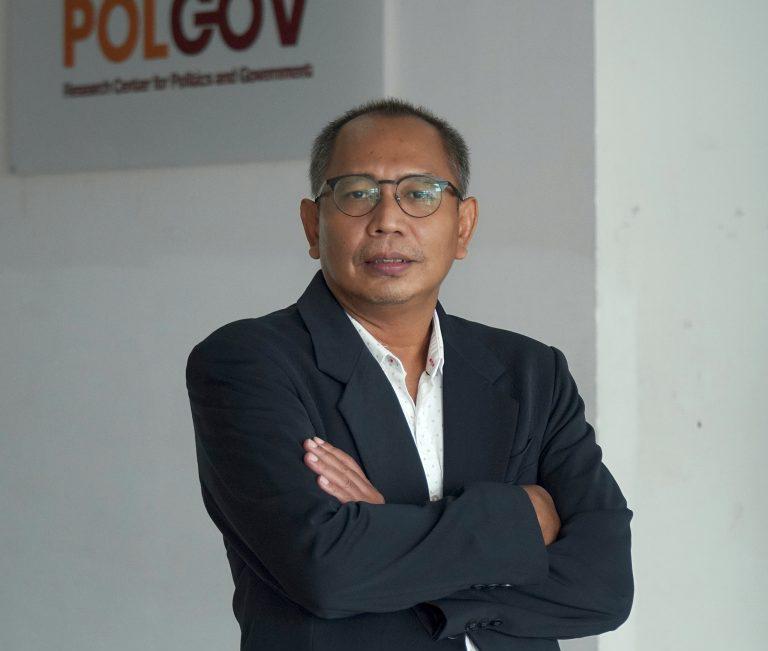 Mada Sukamajati menjadi salah satu panelis dalam debat capres Pemillu 2024 yang diselenggarakan KPU.