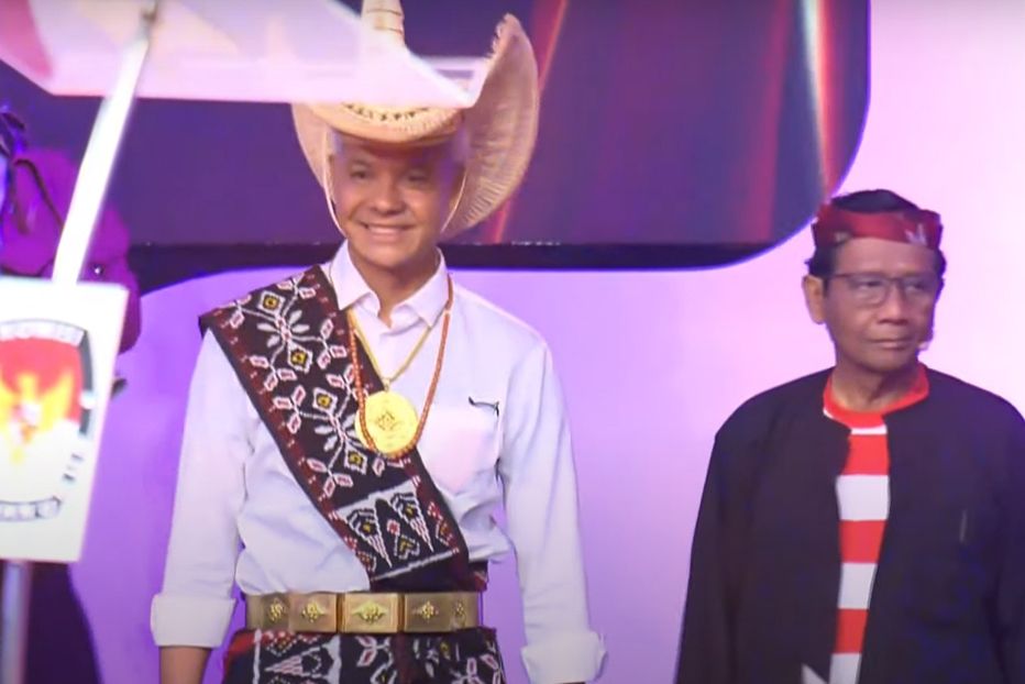 Ganjar Pranowo (kiri) dan Mahfud MD. 