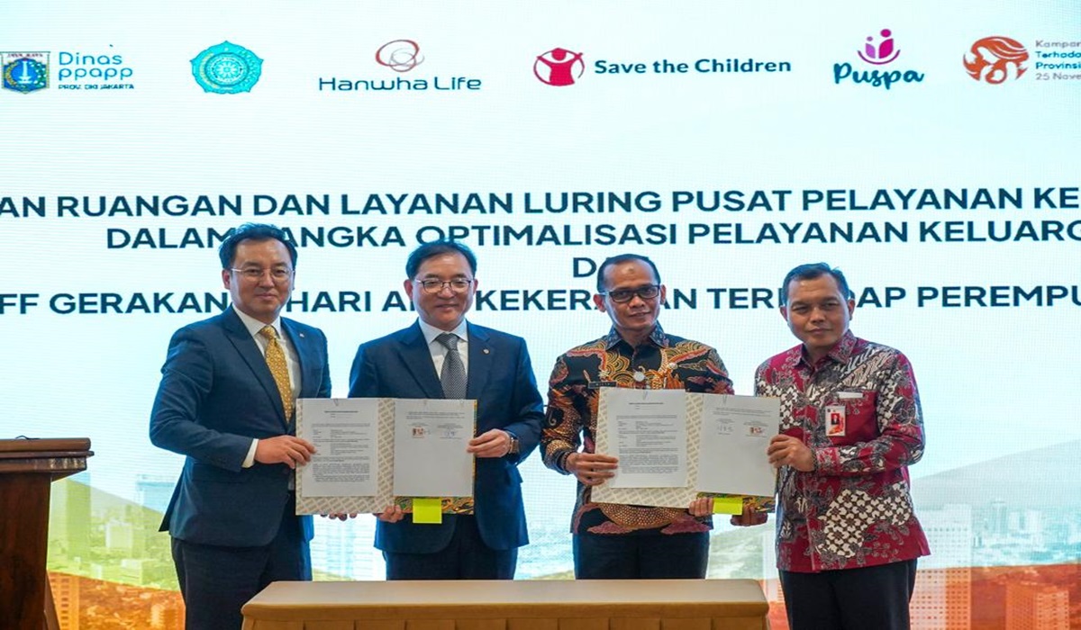 Perwakilan Hanwha Life dan Pemprov DKI Jakarta saat meresmikan Puspa Tahap II pada 29 November 2023 di kantor Dinas PPAPP DKI Jakarta. 