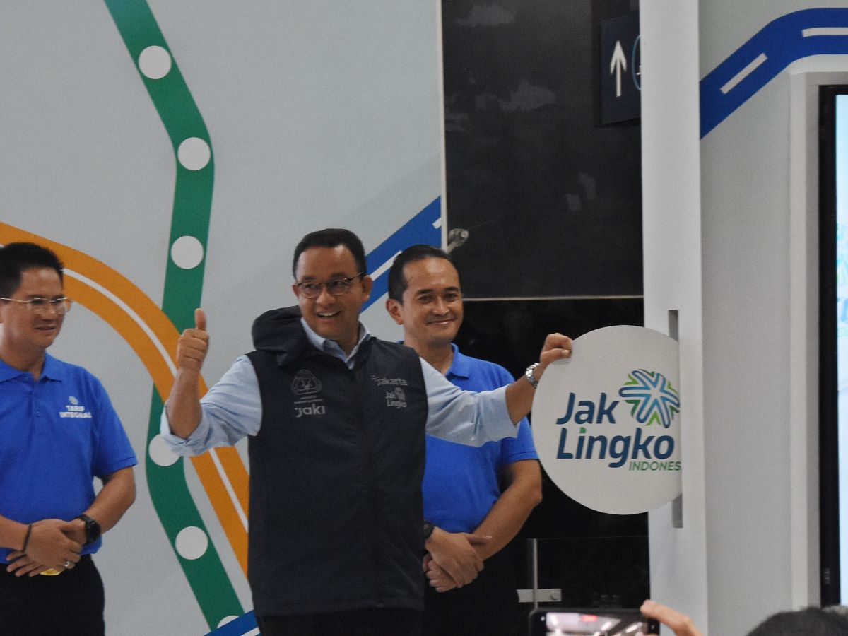 Anies Janjikan Transformasi Transportasi Umum Besar-besaran