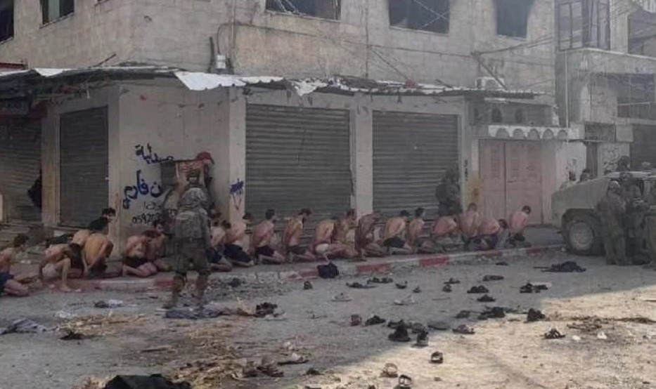 Israel mengakui hanya sebagian kecil dari tahanan Palestina yang ditelanjangi merupakan anggota Hamas.