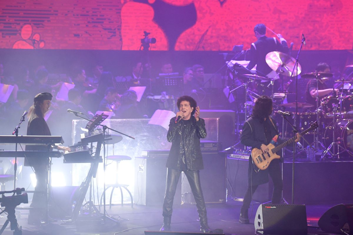 Konser musik God Bless