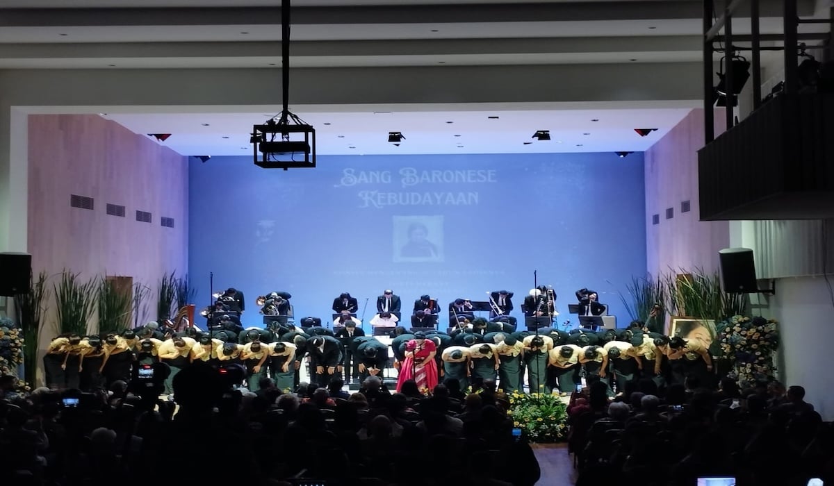 Konser musik persembahan JCO untuk mengenang Toeti Heraty Rooseno
