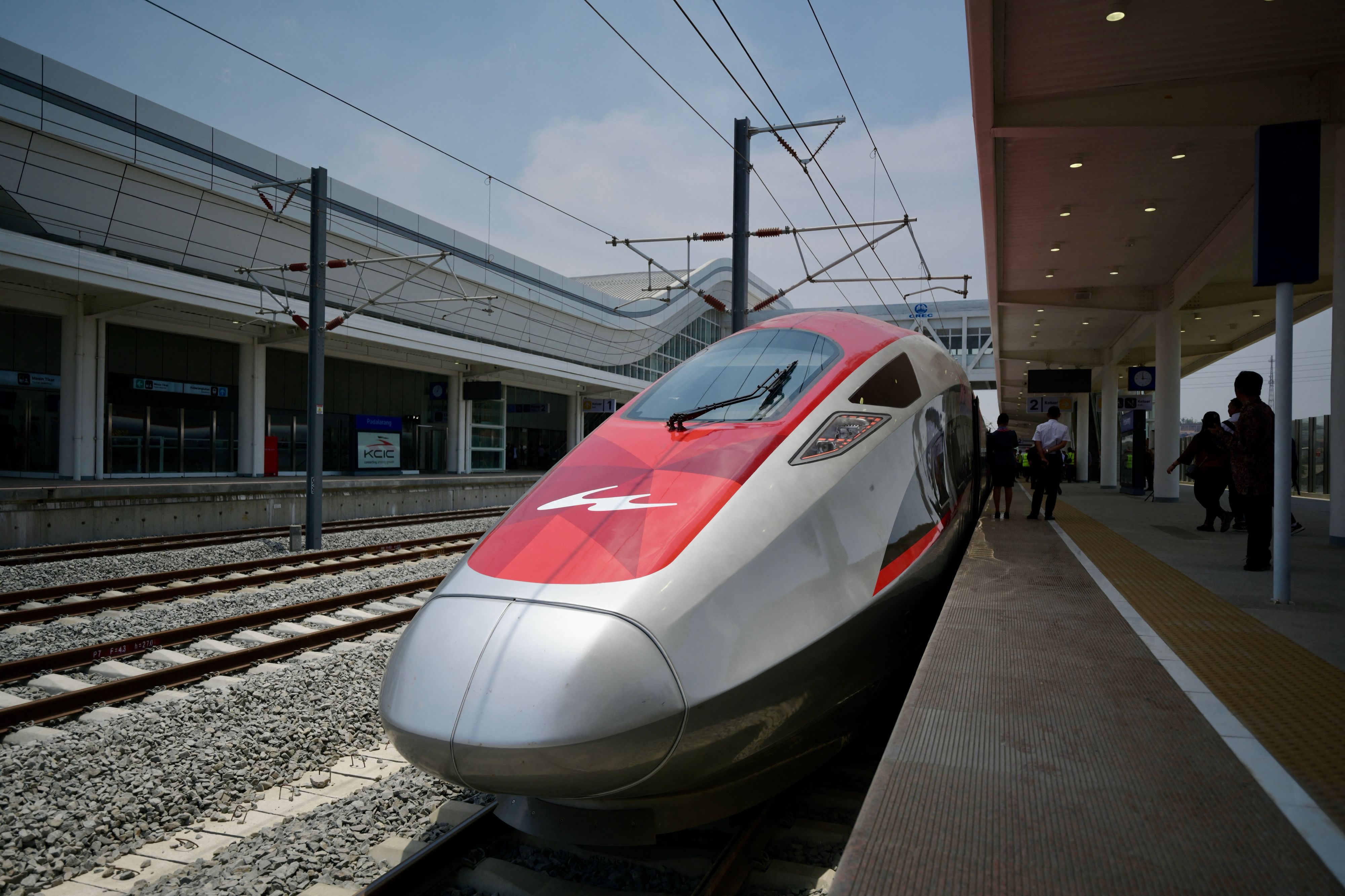 Kereta Cepat Whoosh.