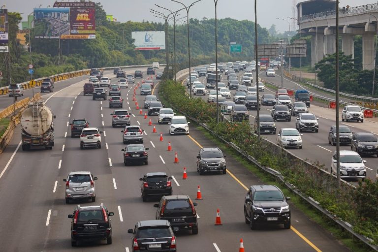 Korlantas Polri telah menerapkan sejumlah rekayasa lalu lintas untuk mengantisipasi kepadatan libur natal 2023 dan tahun baru 2024.