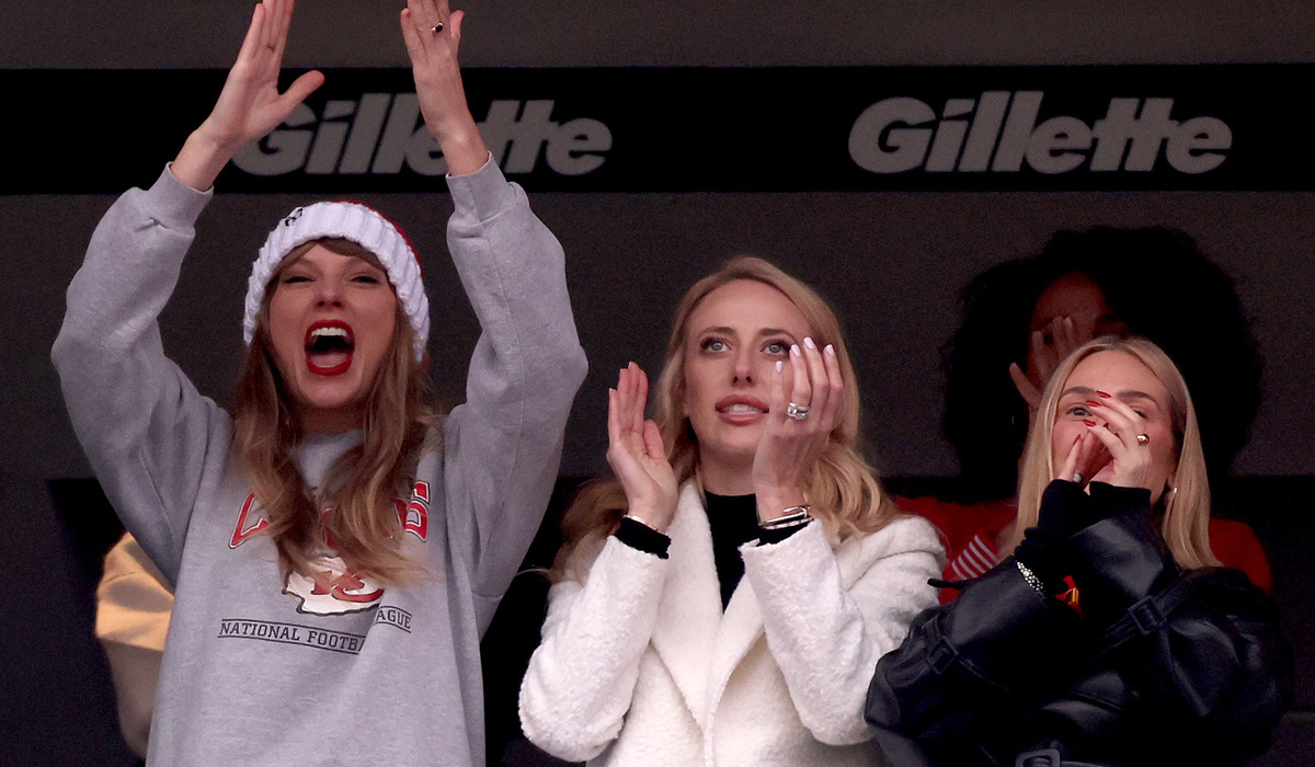 Taylor Swift saat menonton pertandingan baseball kekasihnya, Travis Kelce.