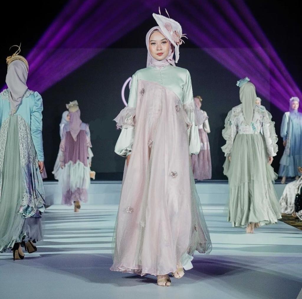 Inspirasi Gaun Mewah ala Eropa Klasik dalam Koleksi Dewi Permata