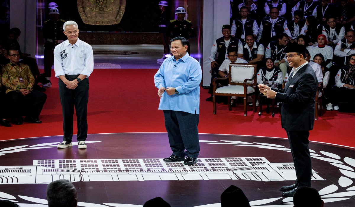 Tiga capres mengikuti debat perdana di halaman kantor KPU