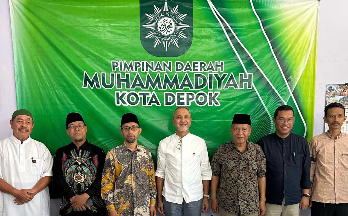 Wakil ketua DPW NasDem Jawa Barat Idris Sandiya mengunjungi kantor PD Muhammadiyah Kota Depok guna membangun sinergi dengan Muhammadiyah.
