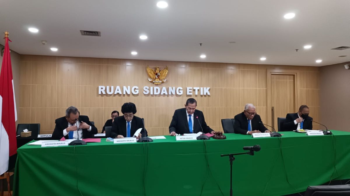 Firli Bolehkan SYL Main ke Rumah Usia Main Tenis