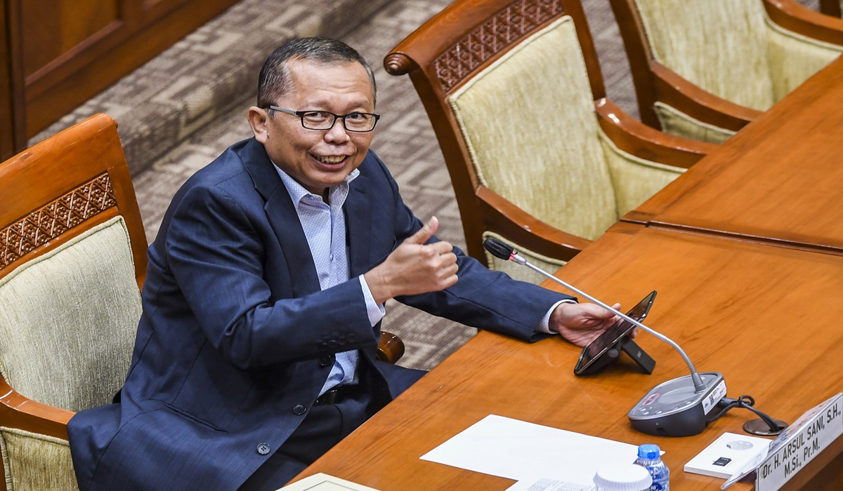 Calon Hakim Konstitusi Arsul Sani menjalani uji kelayakan dan kepatutan di ruang Komisi III DPR RI, Selasa (26/9/2023). 