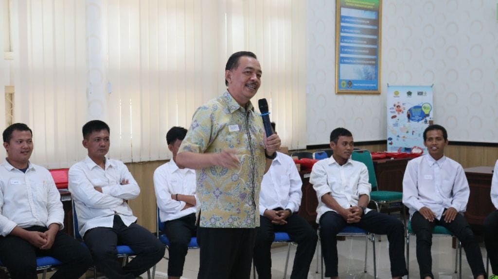 SMK-PP Banjabaru menggelar pelatihan bahasa asing yang diikuti 28 petani milenial dari Kalsel untuk magang di Taiwan.