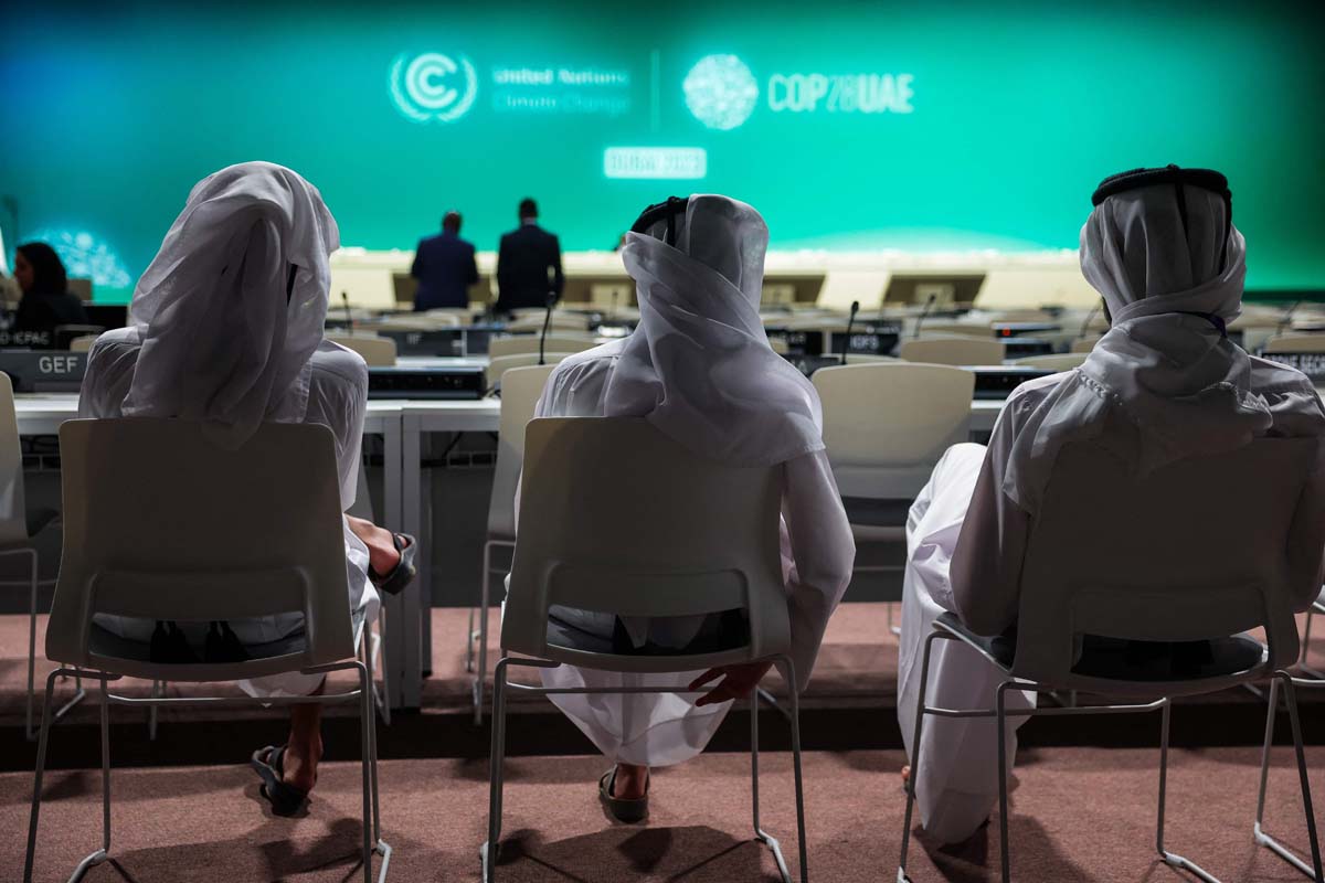 Upaya perlindungan lingkungan dalam mitigasi perubahan iklim telah dilakukan oleh masyarakat adat sehari-hari. 