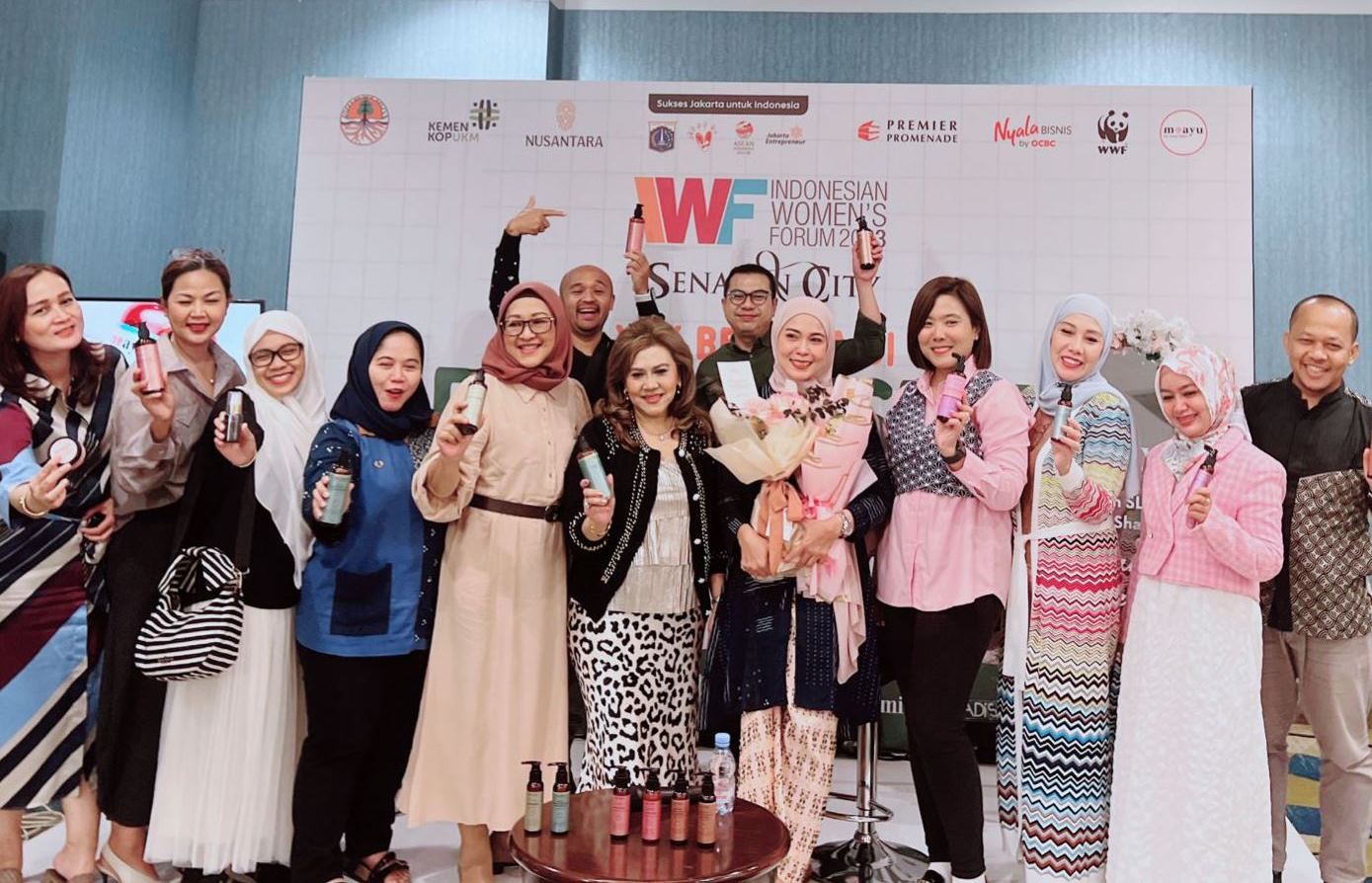 Salon khusus untuk muslimah, Moz5 Salon Muslimah, menghadirkan sampo Moayu non-SLS dalam event Indonesian Women’s Forum di Mal Senayan City.