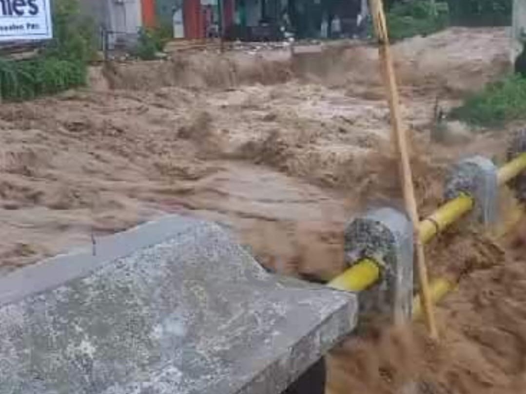 Banjir di Sukolilo Pati Rusak Rumah Warga dan Putus Akses Jalan