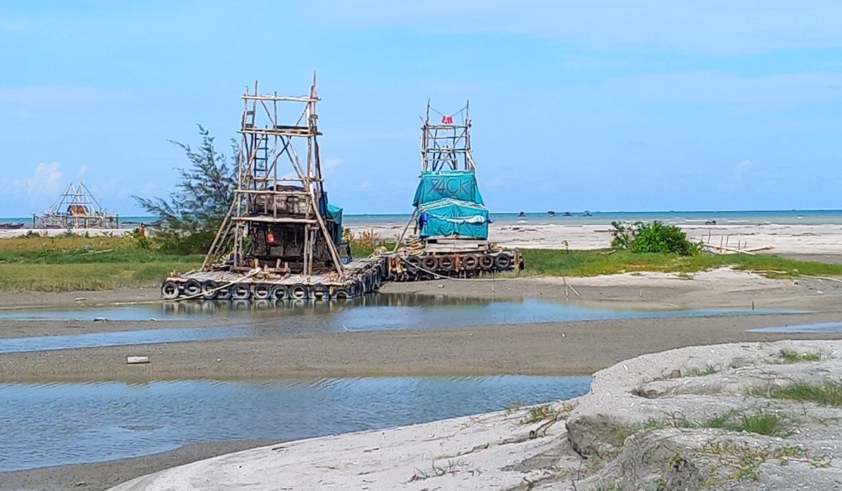 Salah satu kegiatan tambang timah laut ilegaL