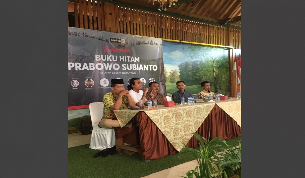 Bedah buku Buku Hitam Prabowo Subianto