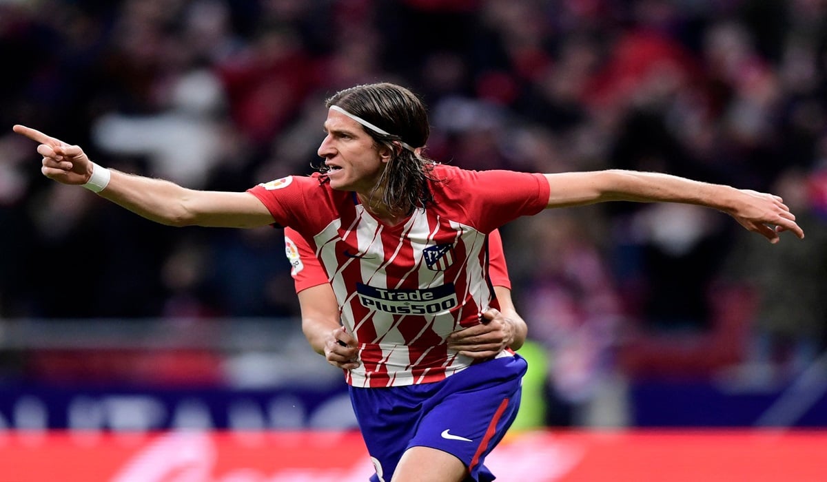 Bek Brasil Filipe Luis kala berseragam Atletico Madrid