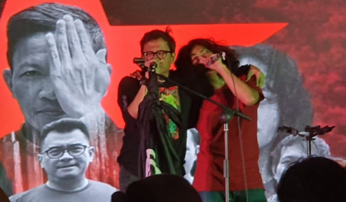 Aktivis Usman Hamid dan Fajar Merah (putra dari Wiji Thukul)