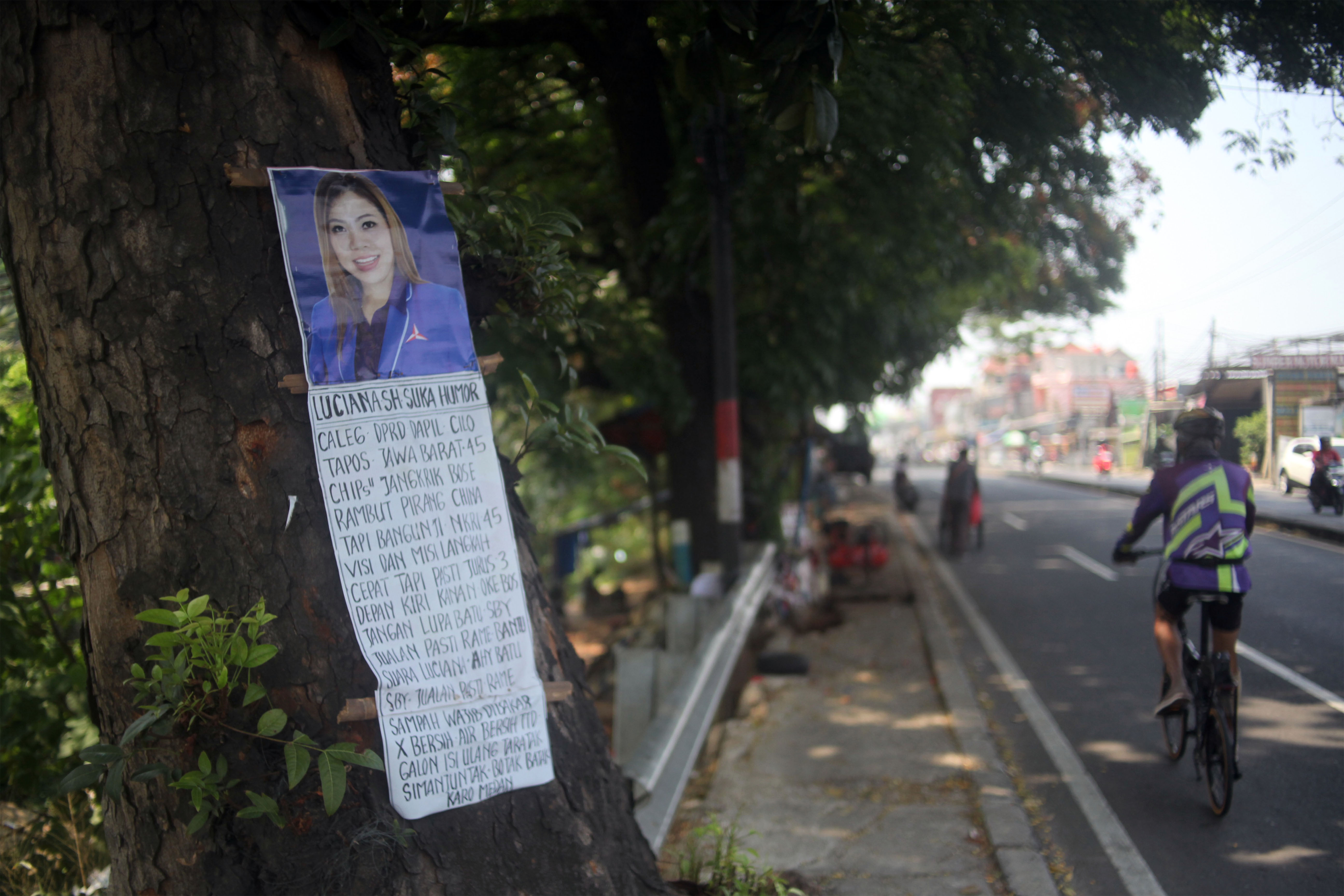 Sejumlah alat peraga kampanye yang dinilai melanggar aturan di Kabupaten Bogor