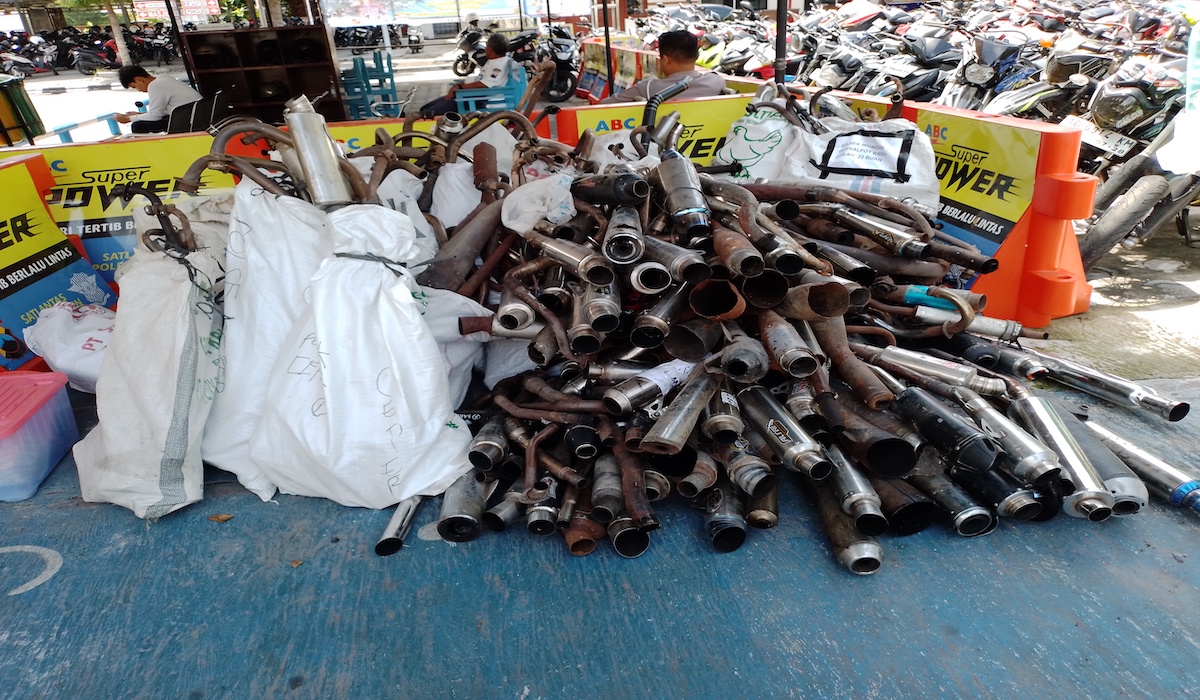 Razia knalpot brong atau knalpot bising