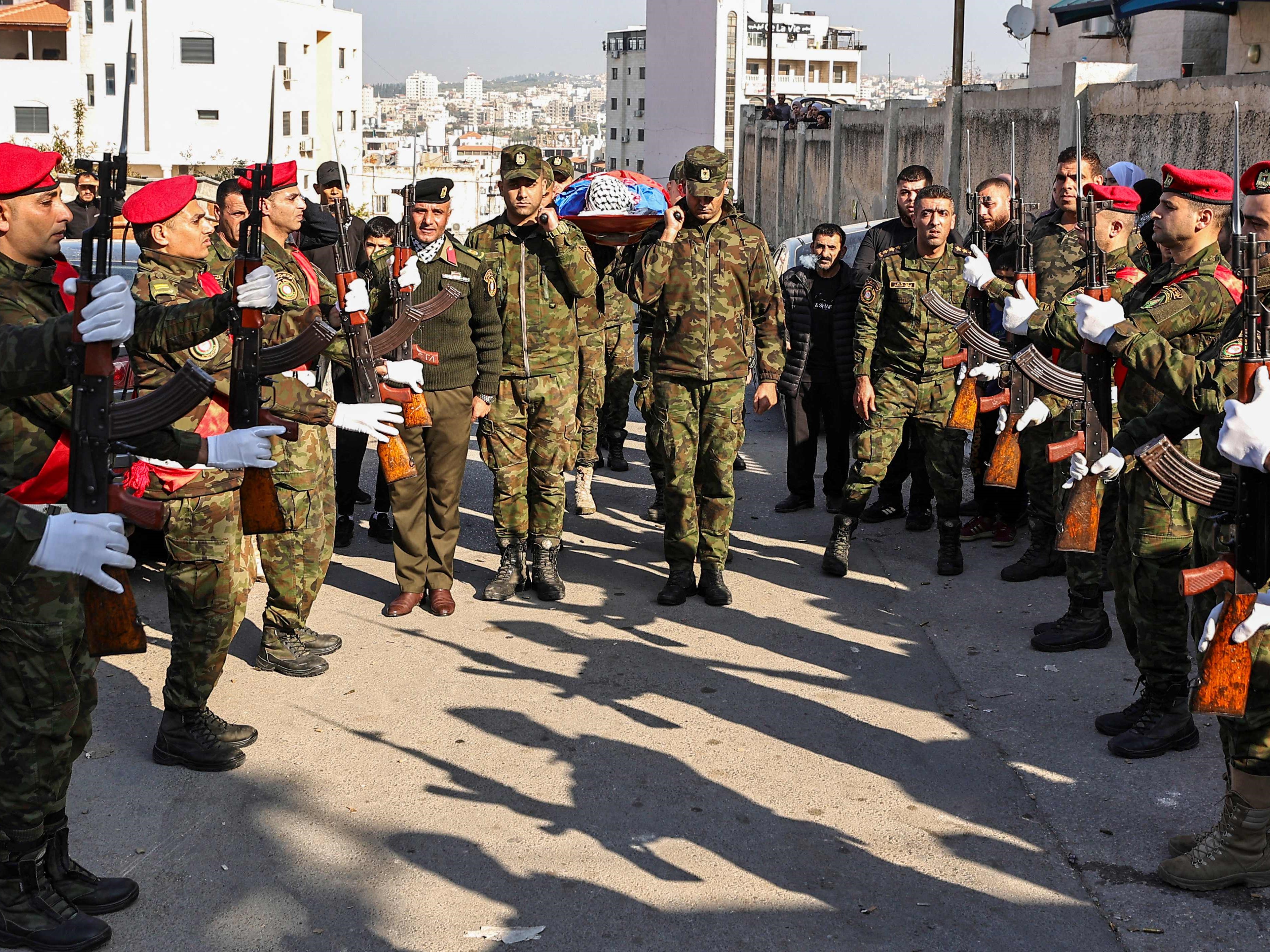 Warga Palestina Sebut Pasukan Israel Melindas Jenazah Pejuang