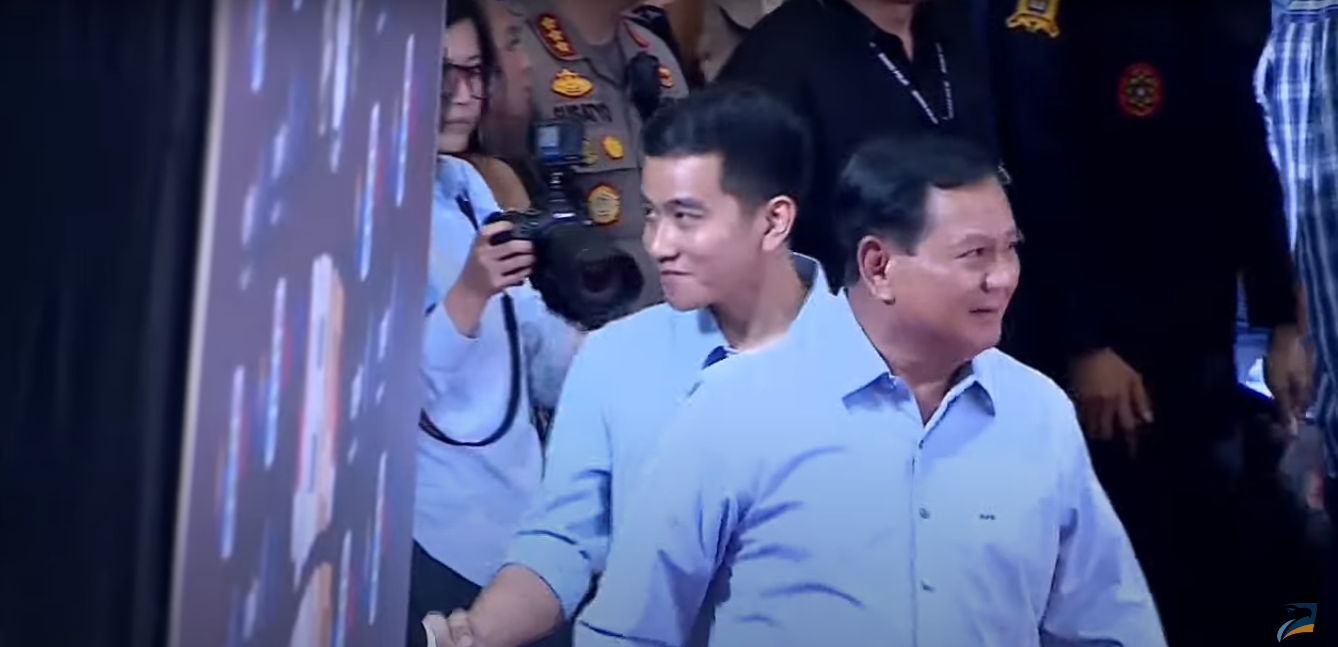 Gibran Datang Bersama Prabowo ke Laga Debat Cawapres