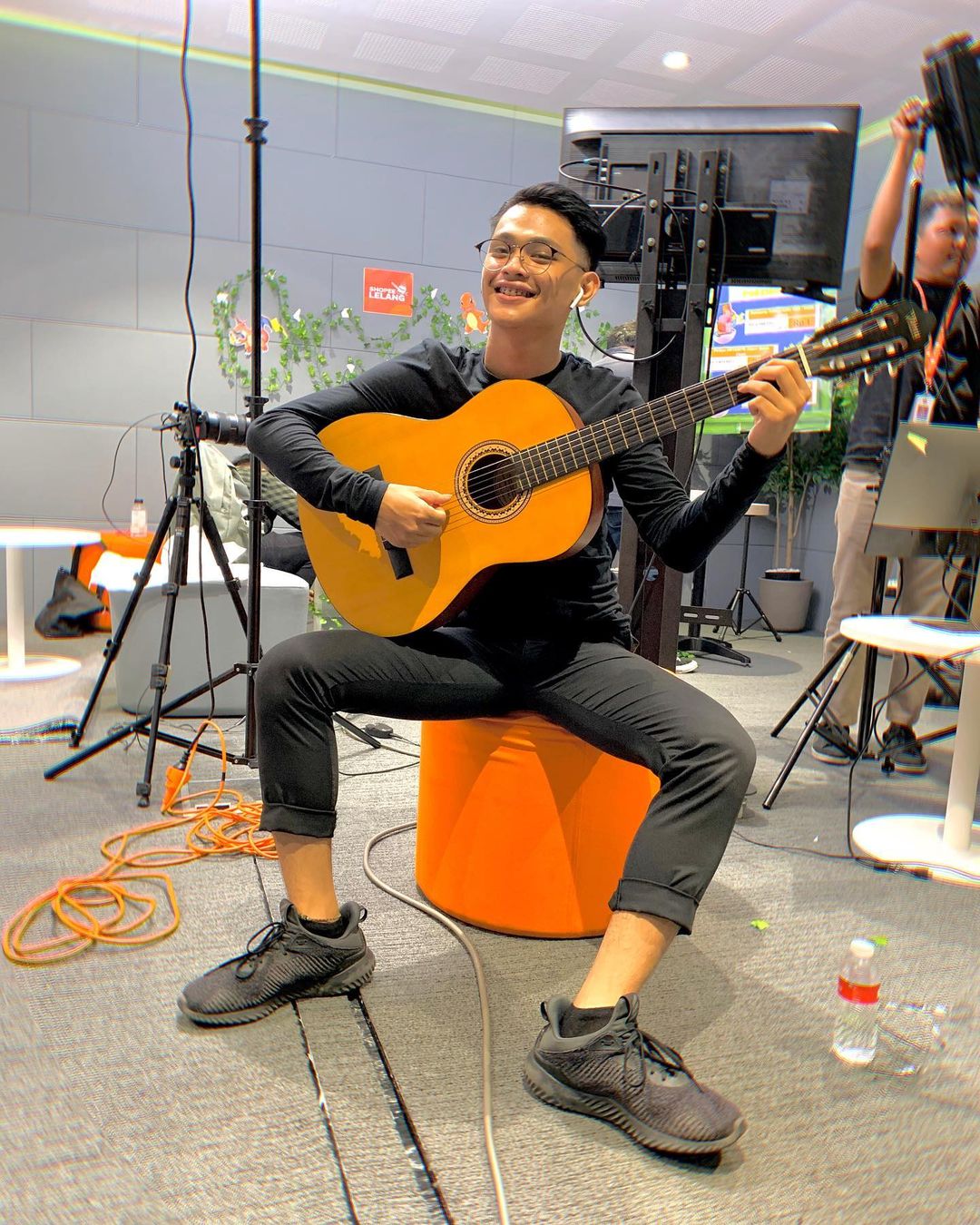 Muhammad Agung Gumilar, yang dikenal dengan nama Muhagumi.