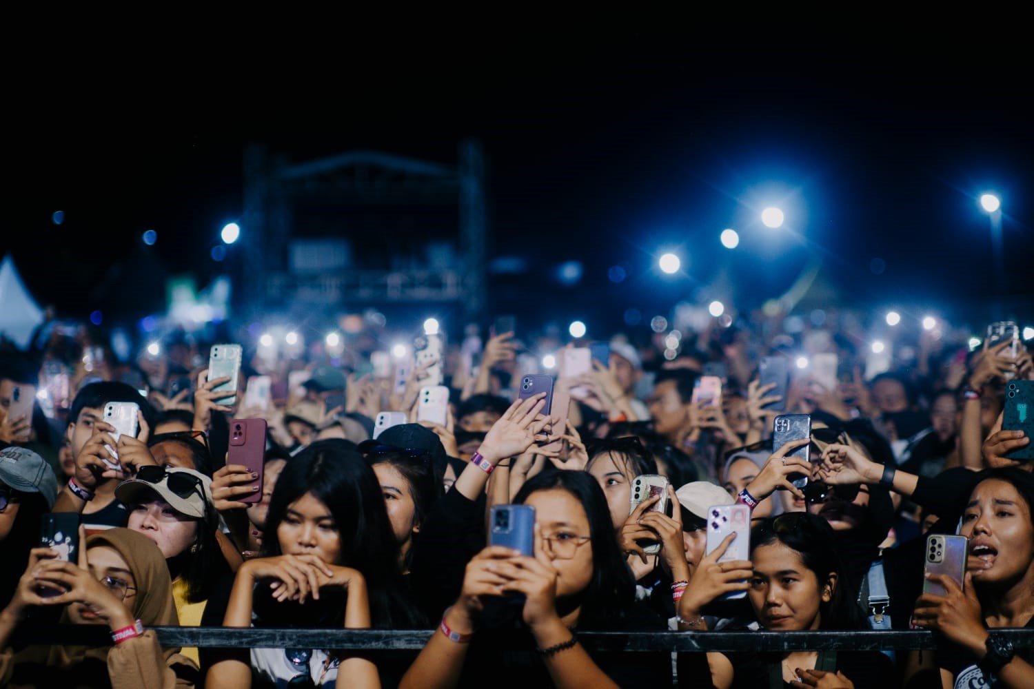 Kemeriahan panggung skena musik Okefestria