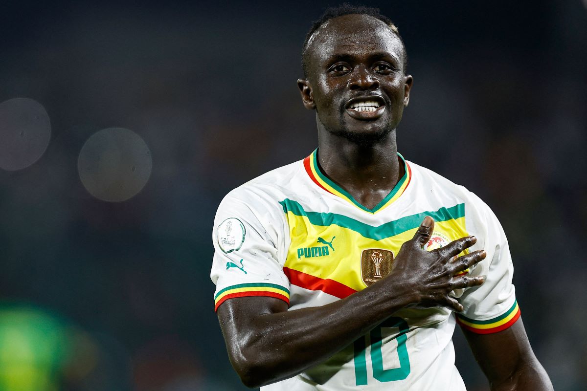 Sadio Mane berselebrasi usai cetak gol ke gawang Kamerun.