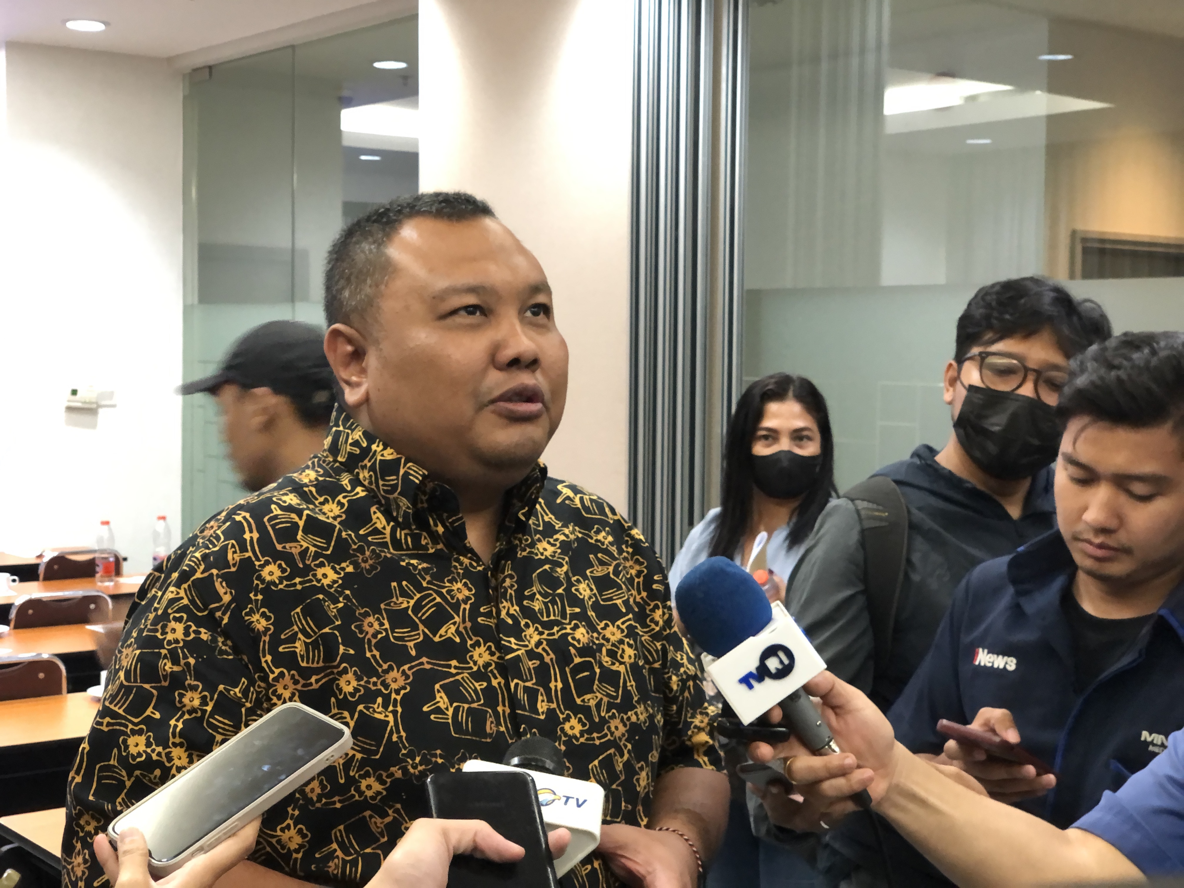 Pengamat komunikasi politik Hendri Satrio 