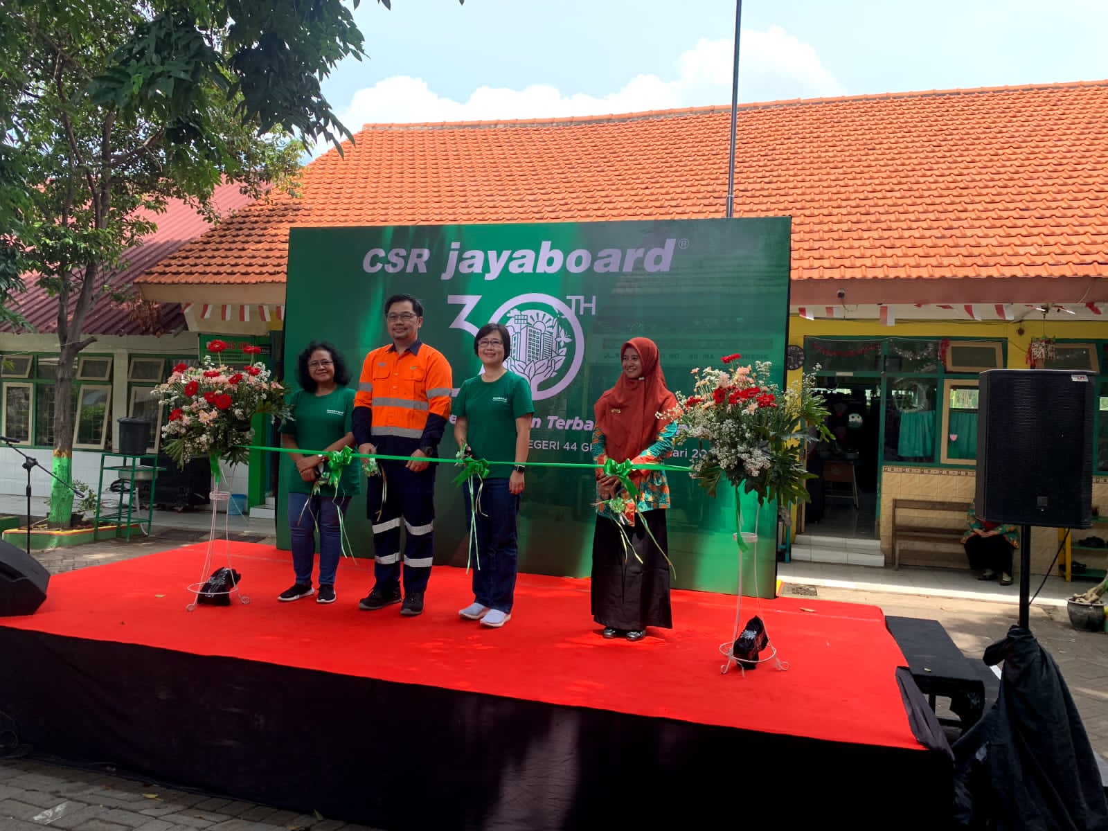 HUT ke-30, Jayaboard Gelar CSR dengan Renovasi SDN 44 di Gresik