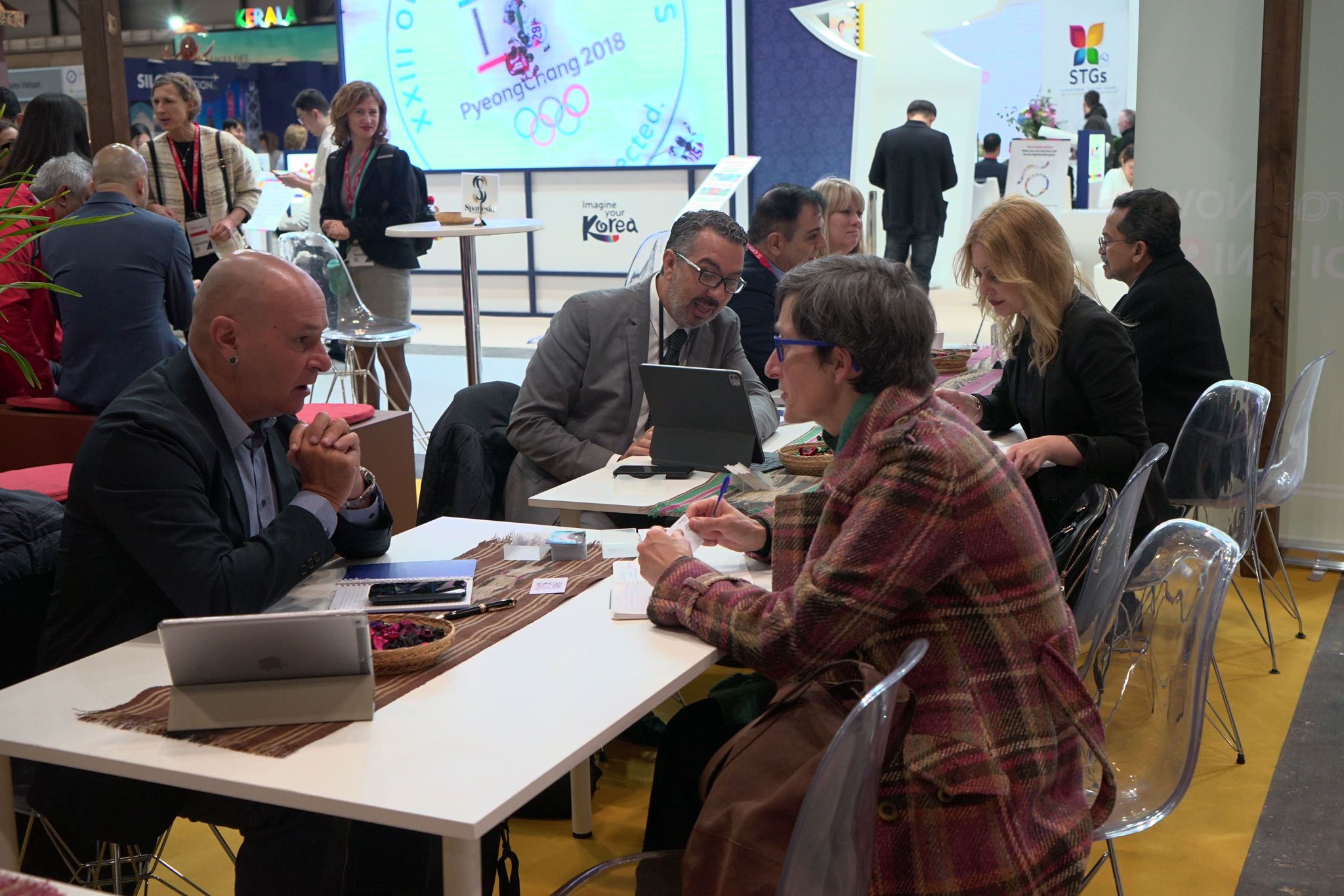 Ilustrasi suasana Feria Internacional de Turismo di Madrid.