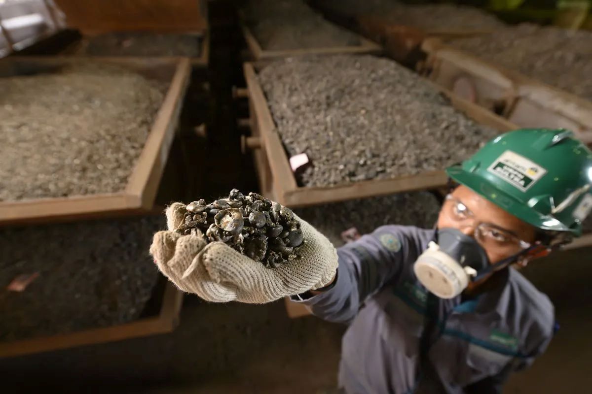 Bijih nikel yang siap diolah menjadi feronikel.