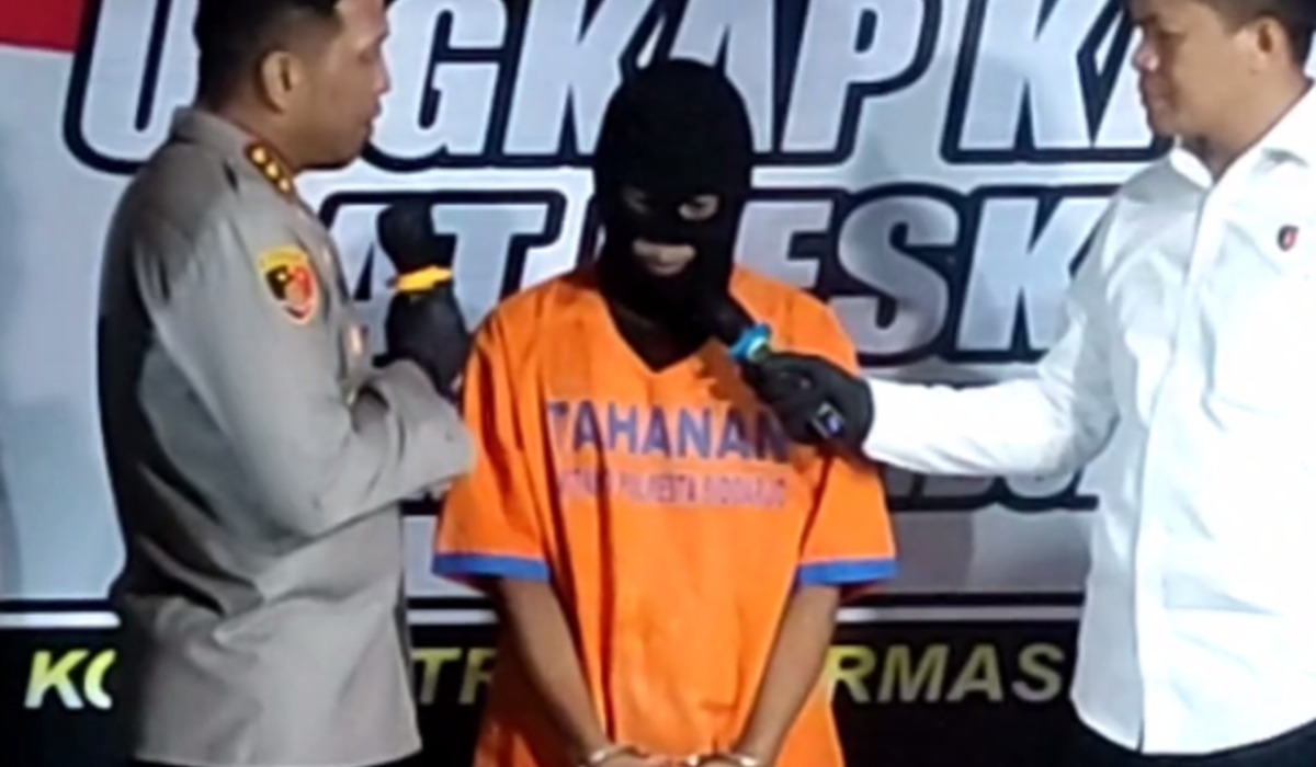 AM, 45, tersangka pemerkosa anak kandung di Sidoarjo, Jawa Timur.