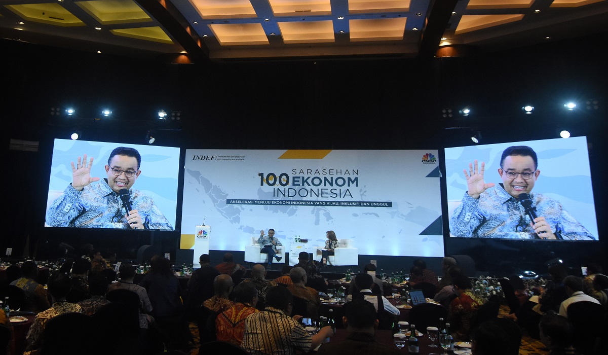 Anies Baswedan saat menghadiri sarasehan 100 ekonom Indonesia