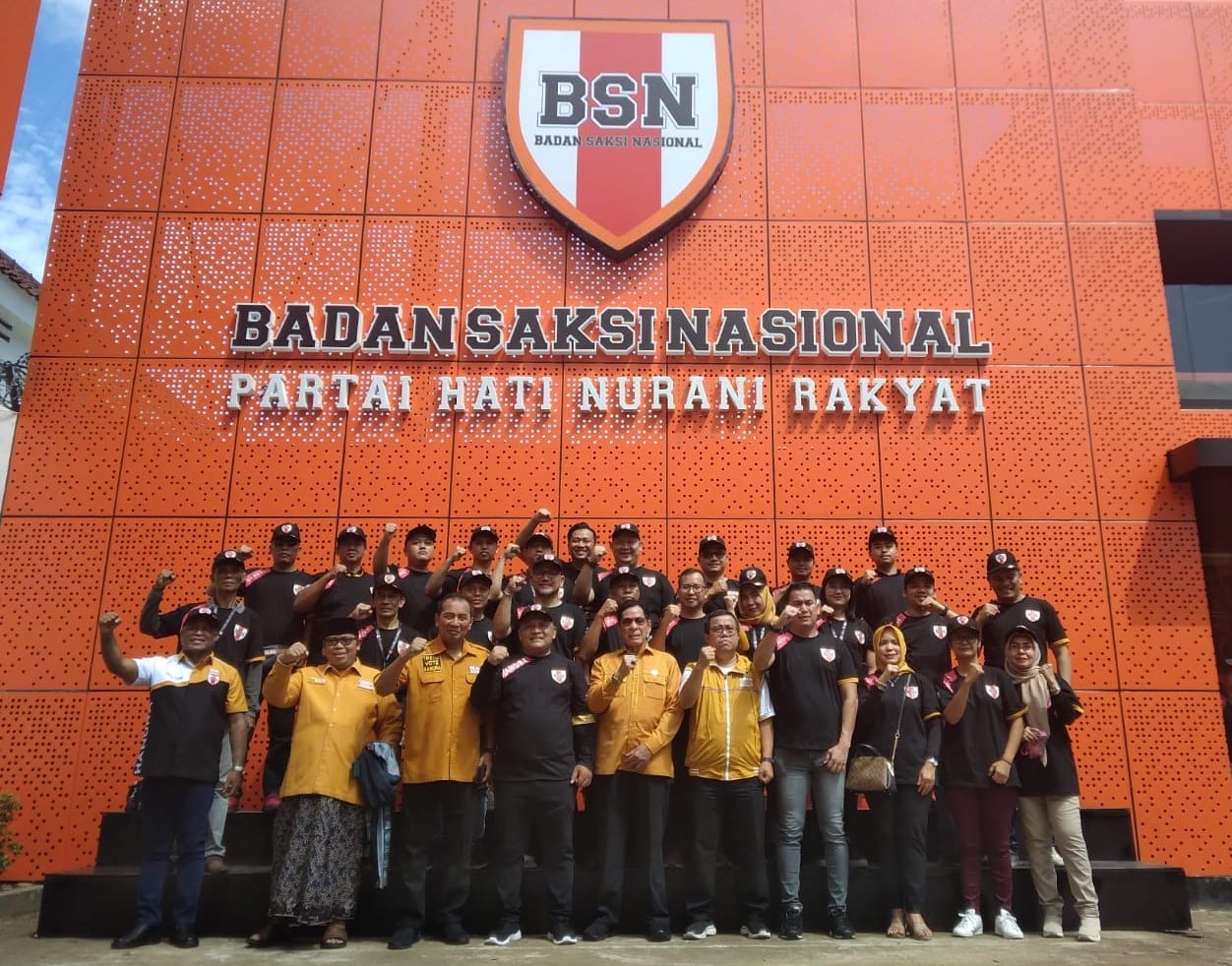 Peresmian Kantor Badan Saksi Nasional (BSN) Partai Hanura di Menteng, Jakarta Pusat, Sabtu (20/1).