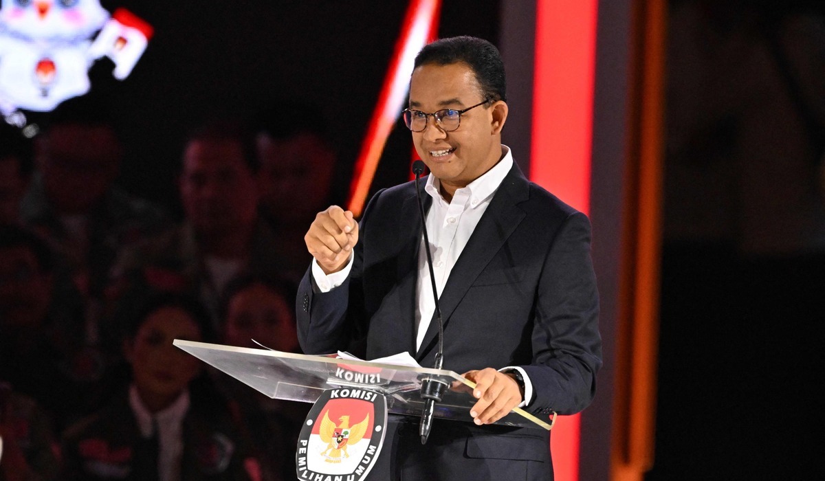 Capres nomor urut 1, Anies Baswedan, di debat capres ketiga, Minggu, 7 Oktober 2024.