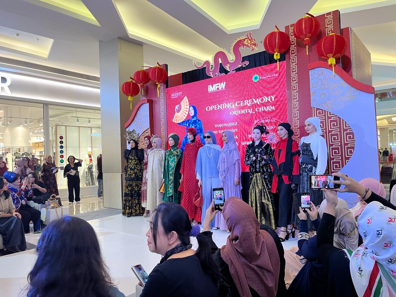 Opening Ceremony Indonesia Modest Fashion Weekend 2024 di Mal Kota Kasablanka, Jakarta, pada Rabu (24/1/2024).