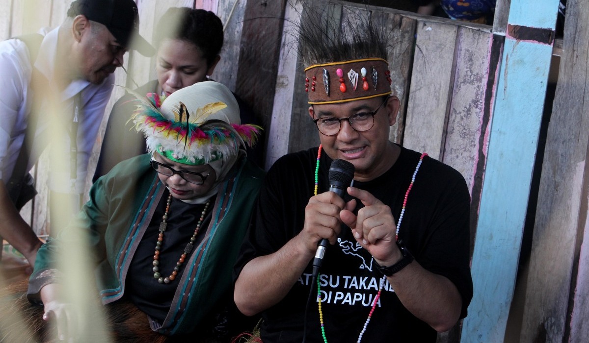 Calon Presiden Nomor Urut 1 Anies Baswedan (tengah).
