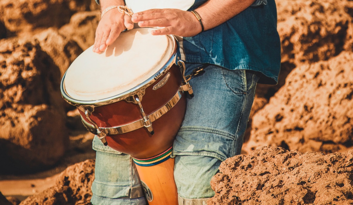 ilustrasi alat musik pukul