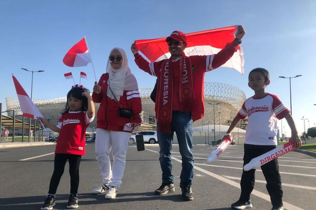 Kluarga Satria, suporter Timnas Indonesia di Qatar.