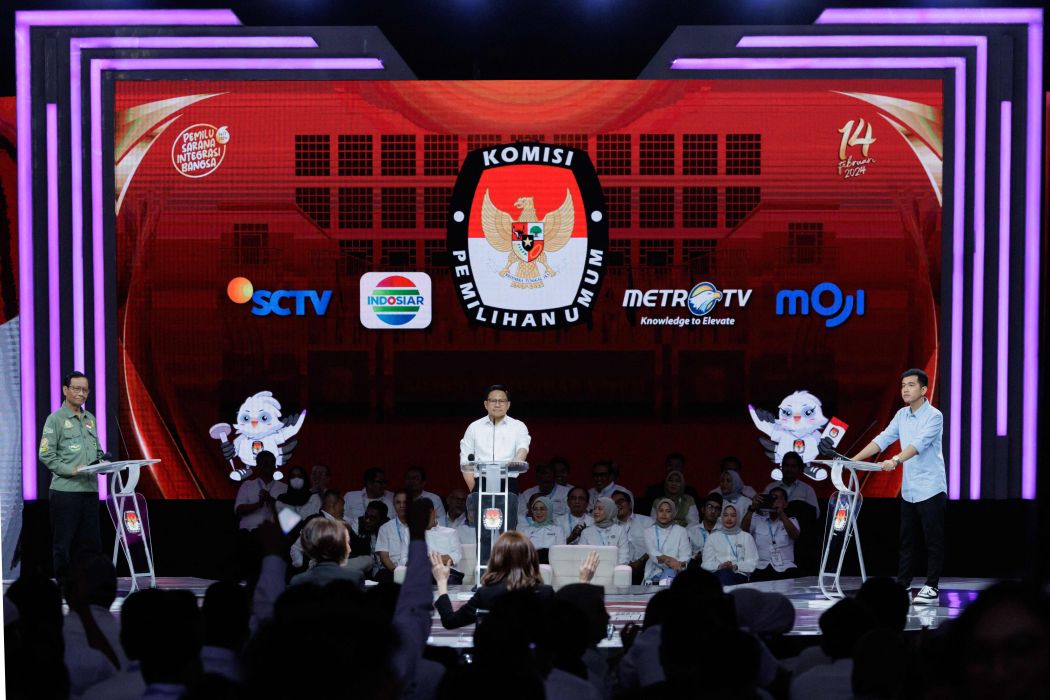 Capres Muhaimin Iskandar (tengah)