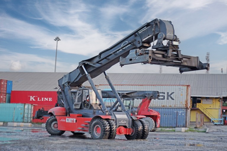  Subholding Pelindo Gandeng FKS Perkuat Layanan Logistik Terintegrasi