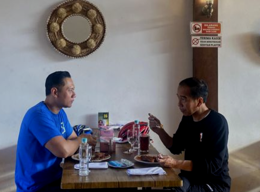 Jokowi Bertemu AHY di Yogyakarta, Saling Bahas Pemilu Damai