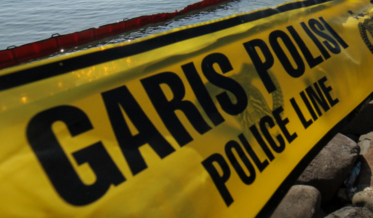 Garis polisi, ilustrasi TKP penemuan korban pembunuhan dan mutilasi.