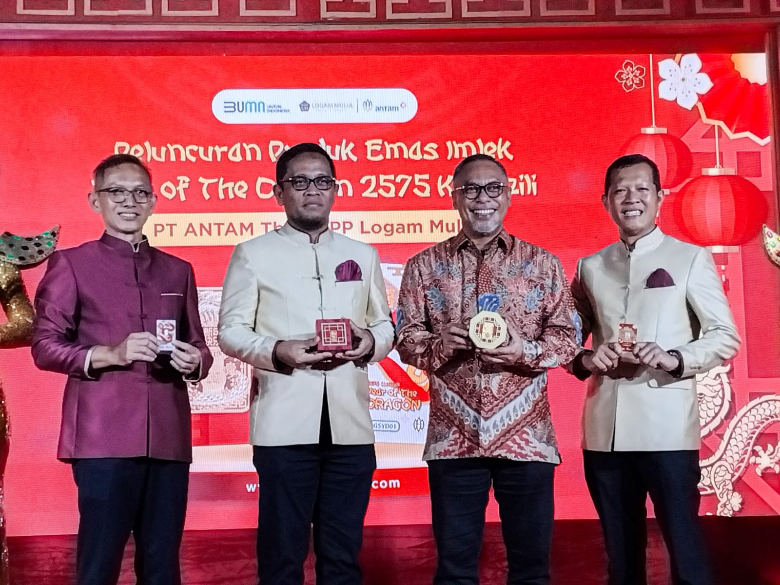 Sambut Imlek, Antam Luncurkan Emas Batangan Shio Naga Kayu