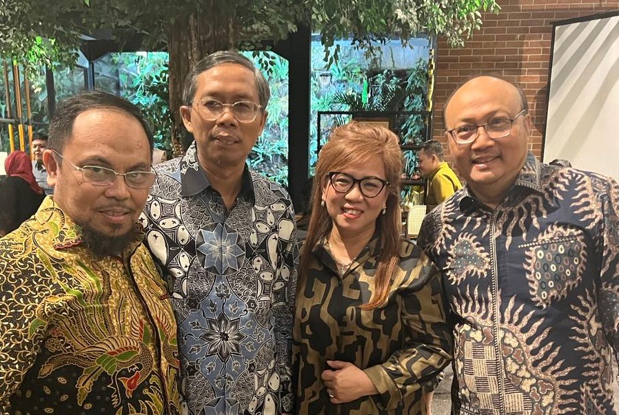 (kiri ke kanan) Sekjen Aspebtindo Zulfan S Bahri, Plt Kepala Bappebti Kasan, Dirut DCFX Rita Sagita, Ketua Umum Aspebtindo Udi Margo Utomo.